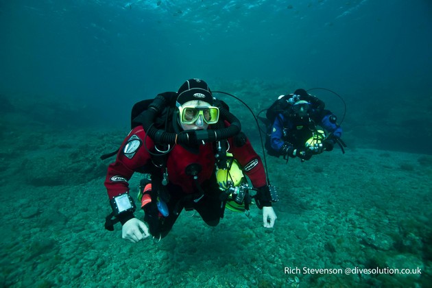 Exchanging bailouts on Rebreather Course Rebreatherpro-Training