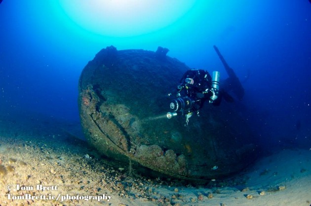 Dropping down from the Minor in the ice, whilst ice diving in Russia Rebreatherpro-Training