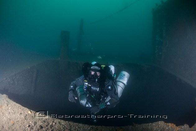 Artifact recovery on the Phoenician Wreck Rebreatherpro-Training