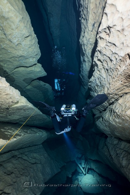 Natty entering the cave Rebreatherpro-Training